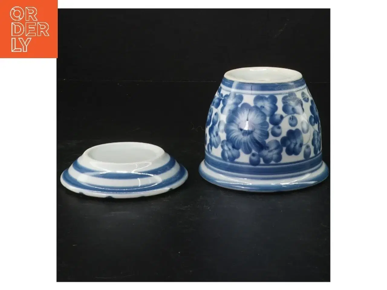 Billede 2 - Porcelænskrukke med underkop (str. H 9 cm. ø. 10 cm)