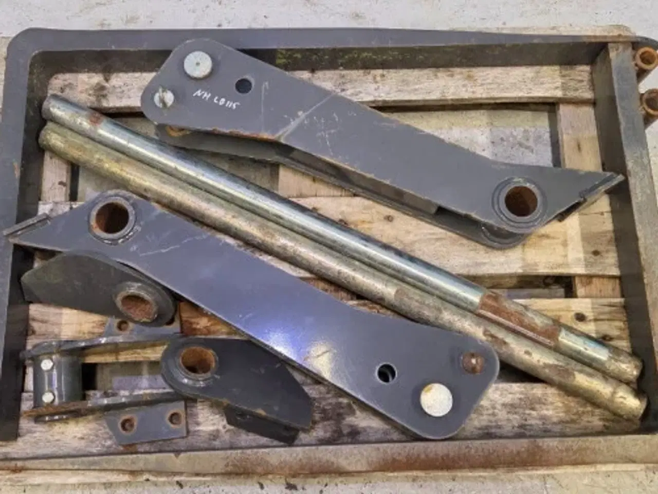 Billede 15 - New Holland B115C Pallegafler Kit 87310367