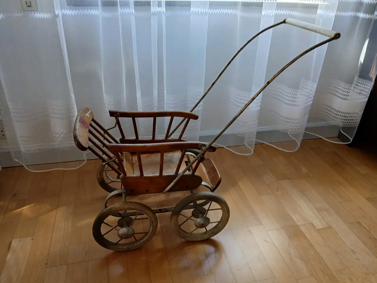 Billede 3 - Dukkevogn fra 1940-50 Mærke PMK