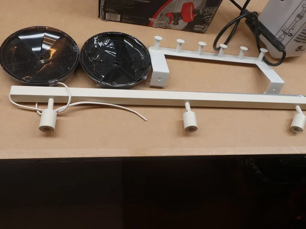 Billede 3 - Tryksprøjte, filter, kloarkrenser, knage og lampe