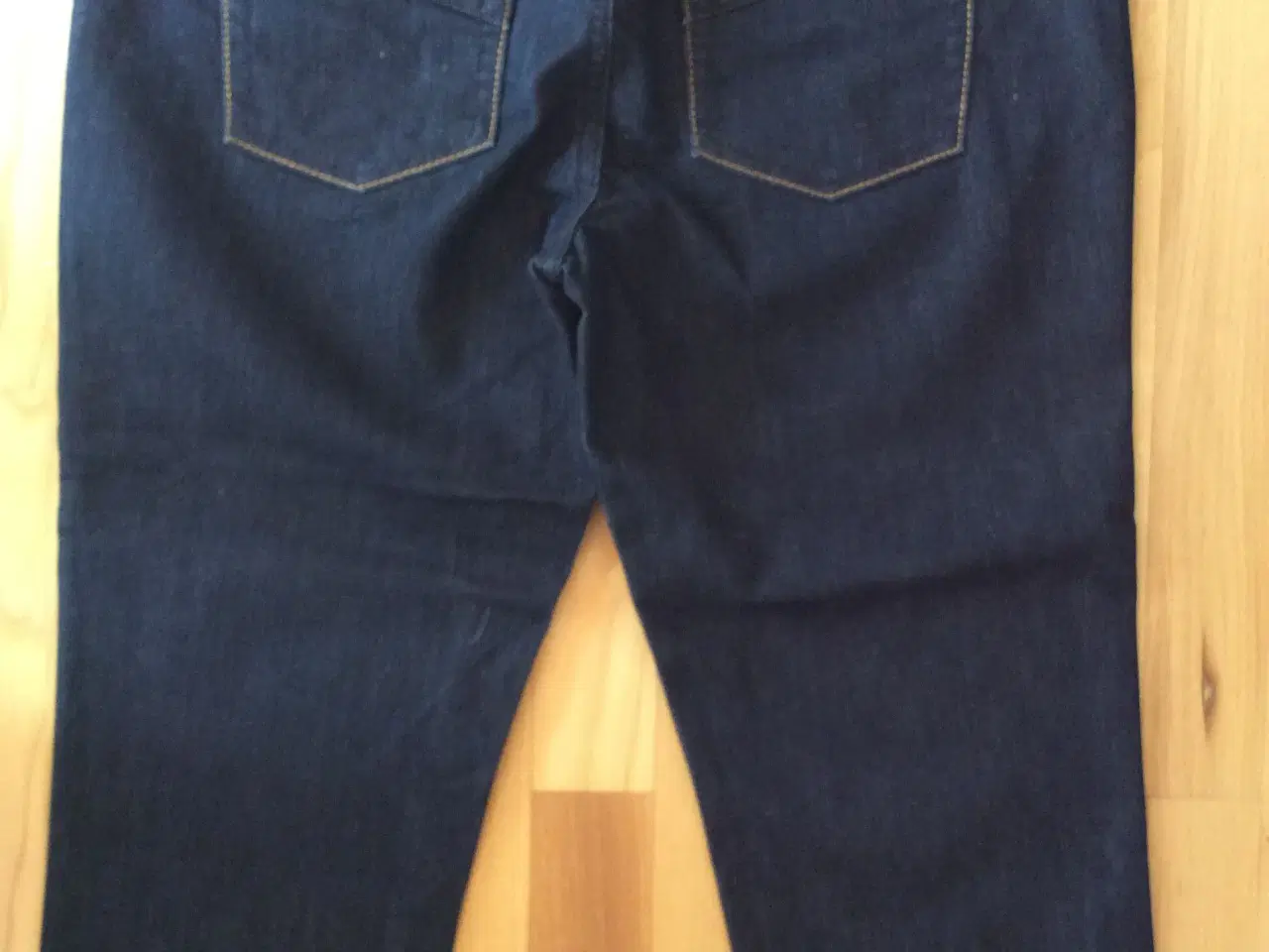 Billede 2 - Mørkeblå Denim Capri buks