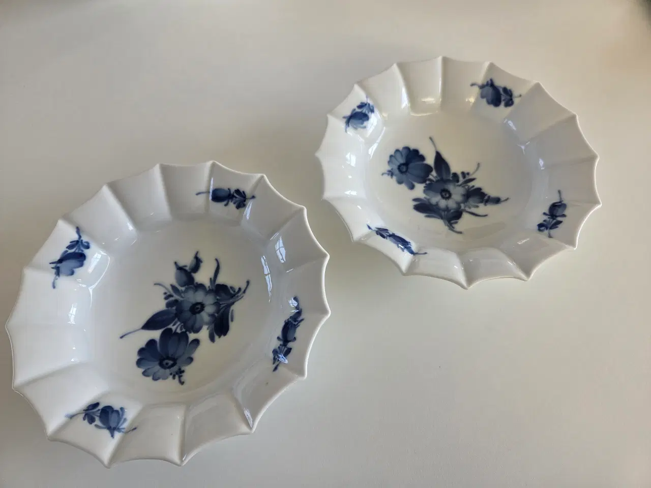 Billede 4 - Blå Blomst kantet kaffestel og serveringsfade