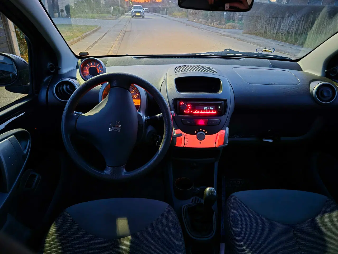 Billede 2 - Rigtig fin og økonomisk bil sælges LAV KM