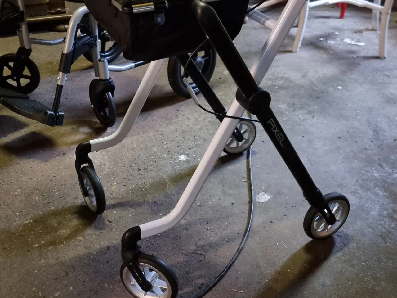 Billede 2 - Flot rollator