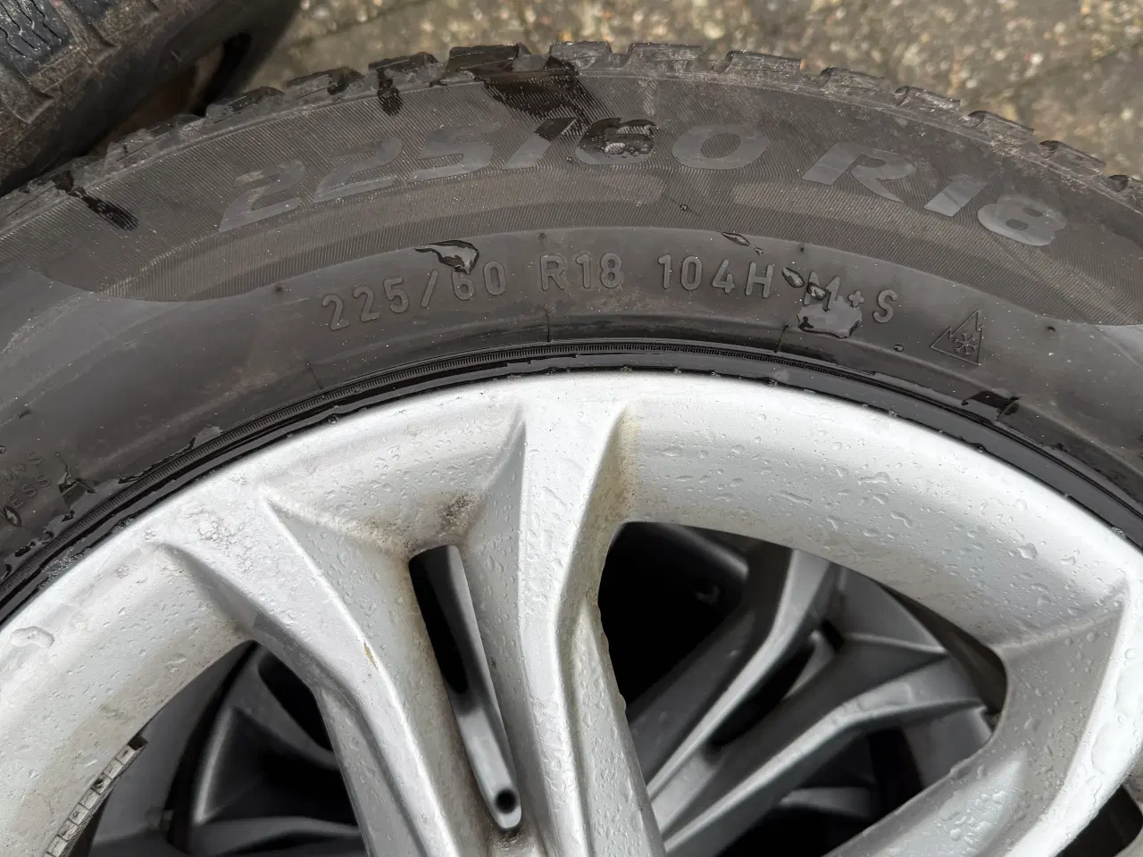 Billede 1 - Pirelli dæk og fælge helårshjul M+S