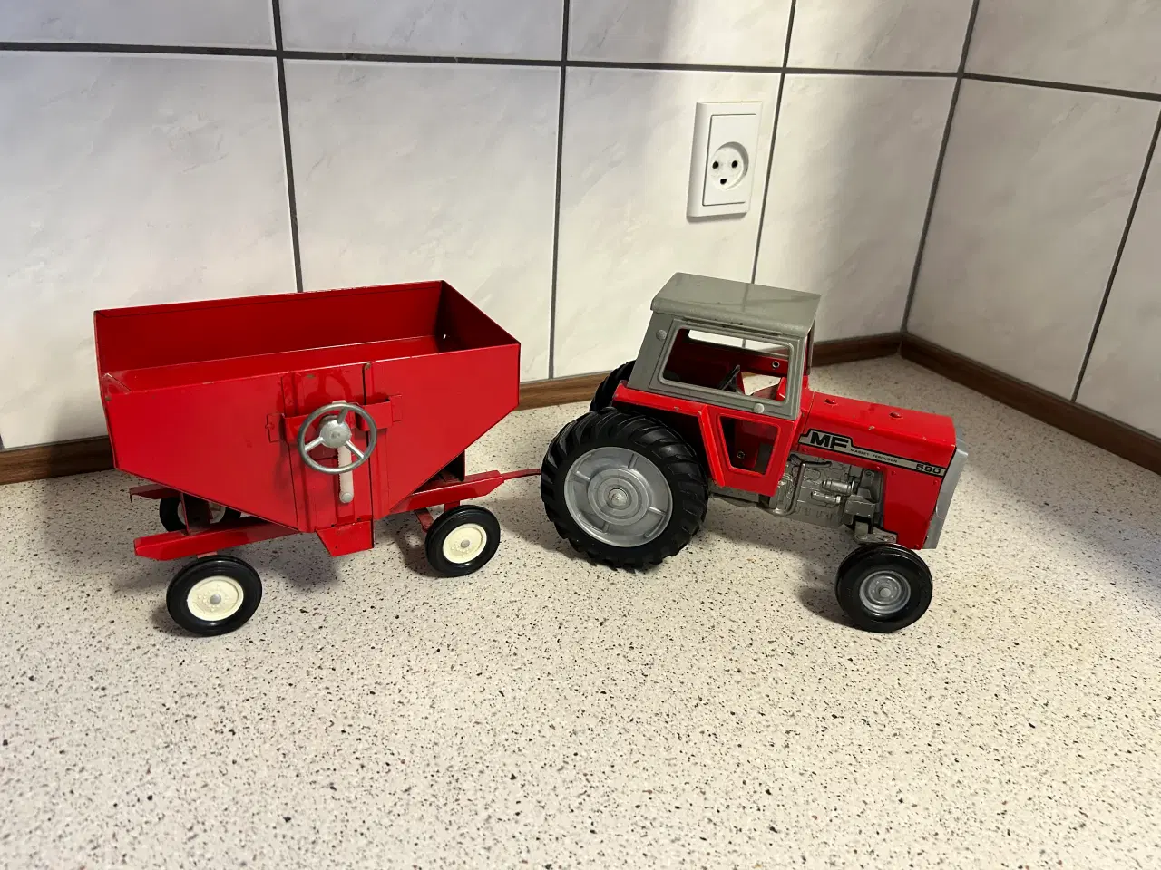 Billede 1 - Modeltraktor
