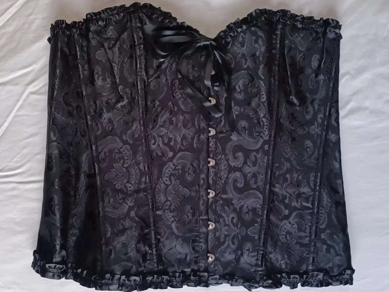 Billede 1 - Sort brokade korset