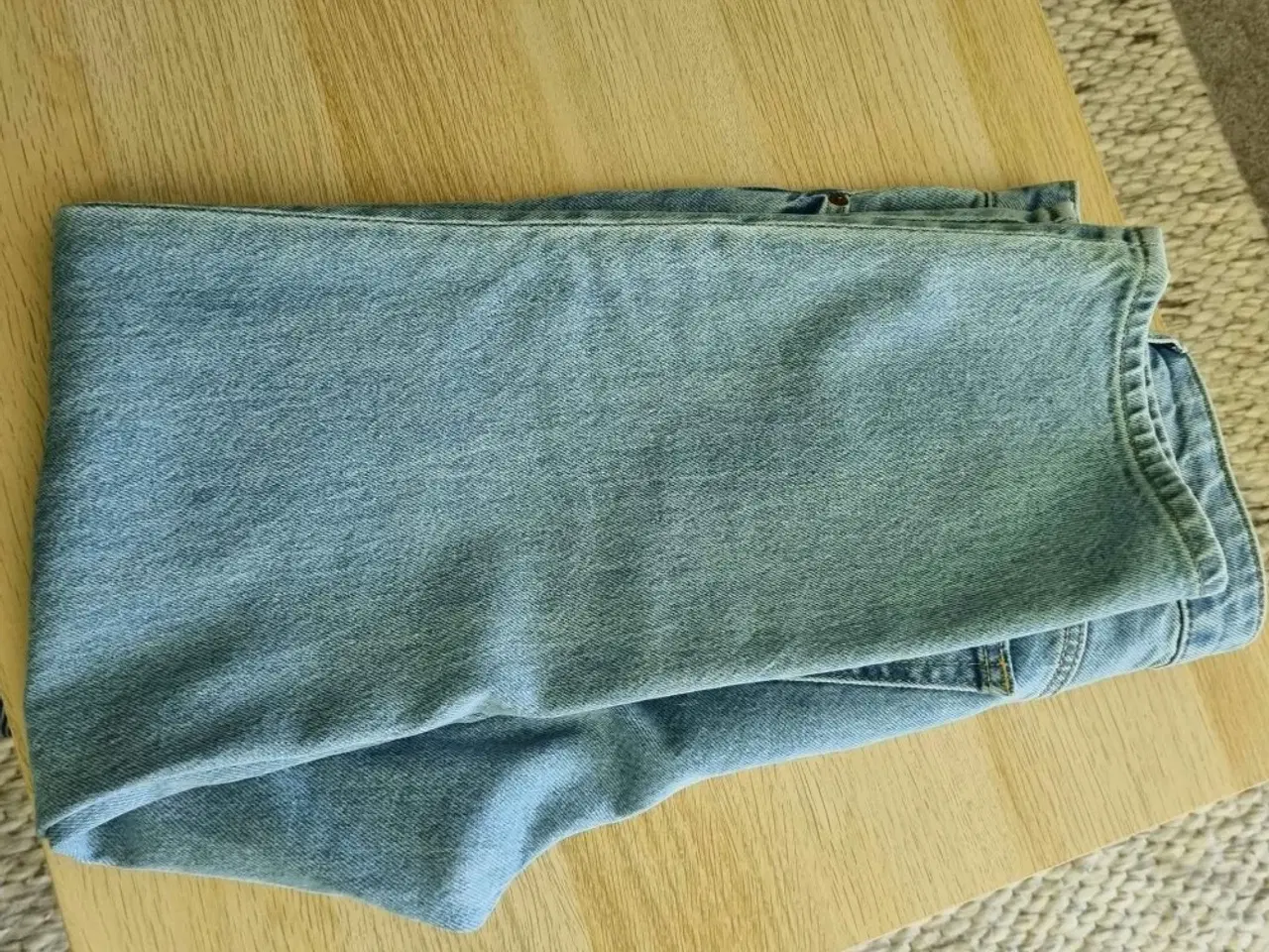Billede 6 - Wide High Jeans fra Hennes og Mauritz.  Str 40