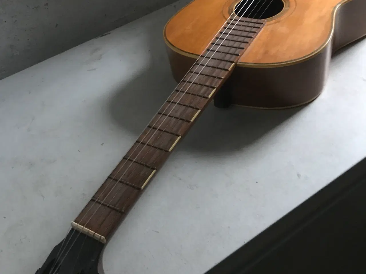 Billede 1 - Ældre klassisk guitar