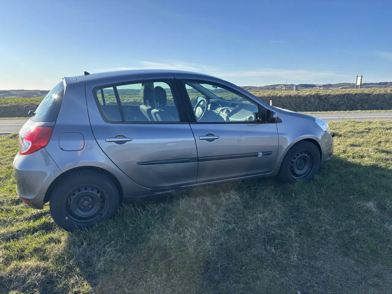 Billede 3 - Lille driftsikker Clio 3