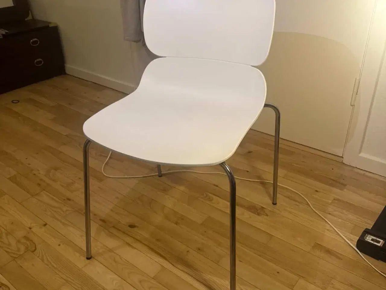 Billede 2 - Hvide Spisebordsstole