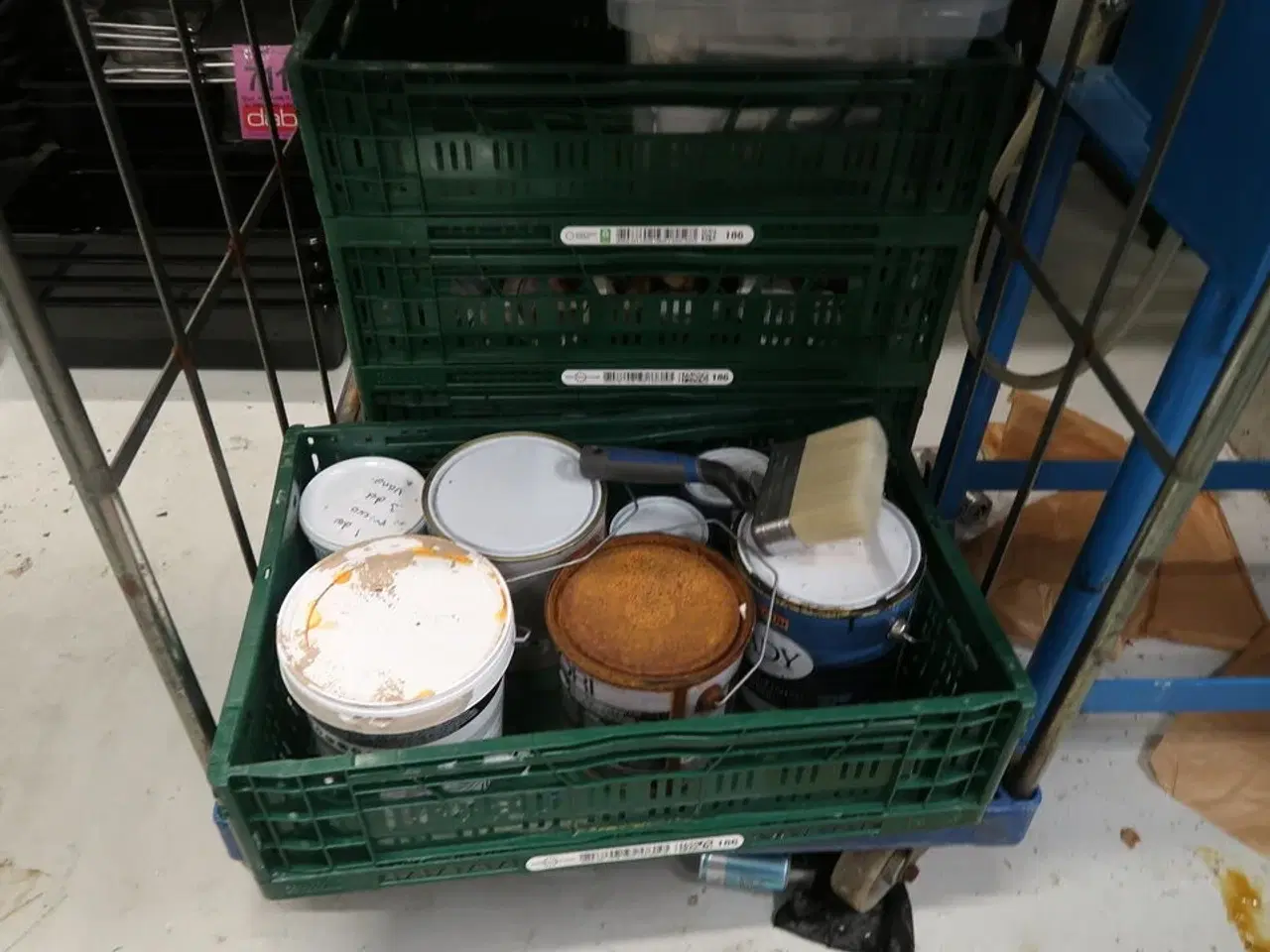 Billede 4 - Vogn med indhold