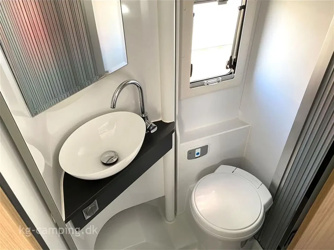 Billede 9 - 2021 - Adria Coral AXESS S600 SL   Særdeles velholdt CORAL Axcess autocamper