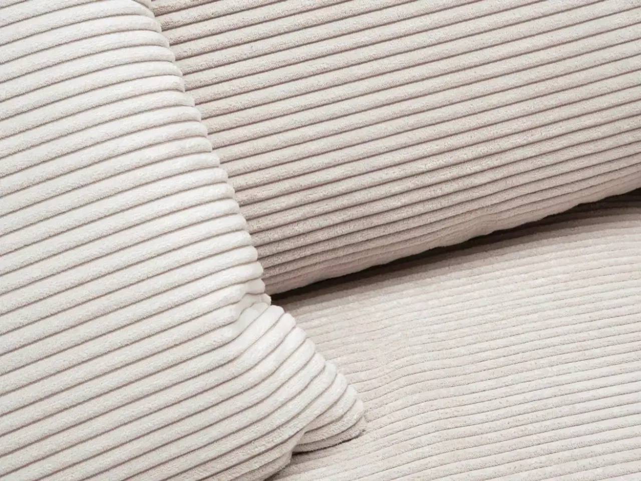 Billede 2 - Sofa, lys fløjl 