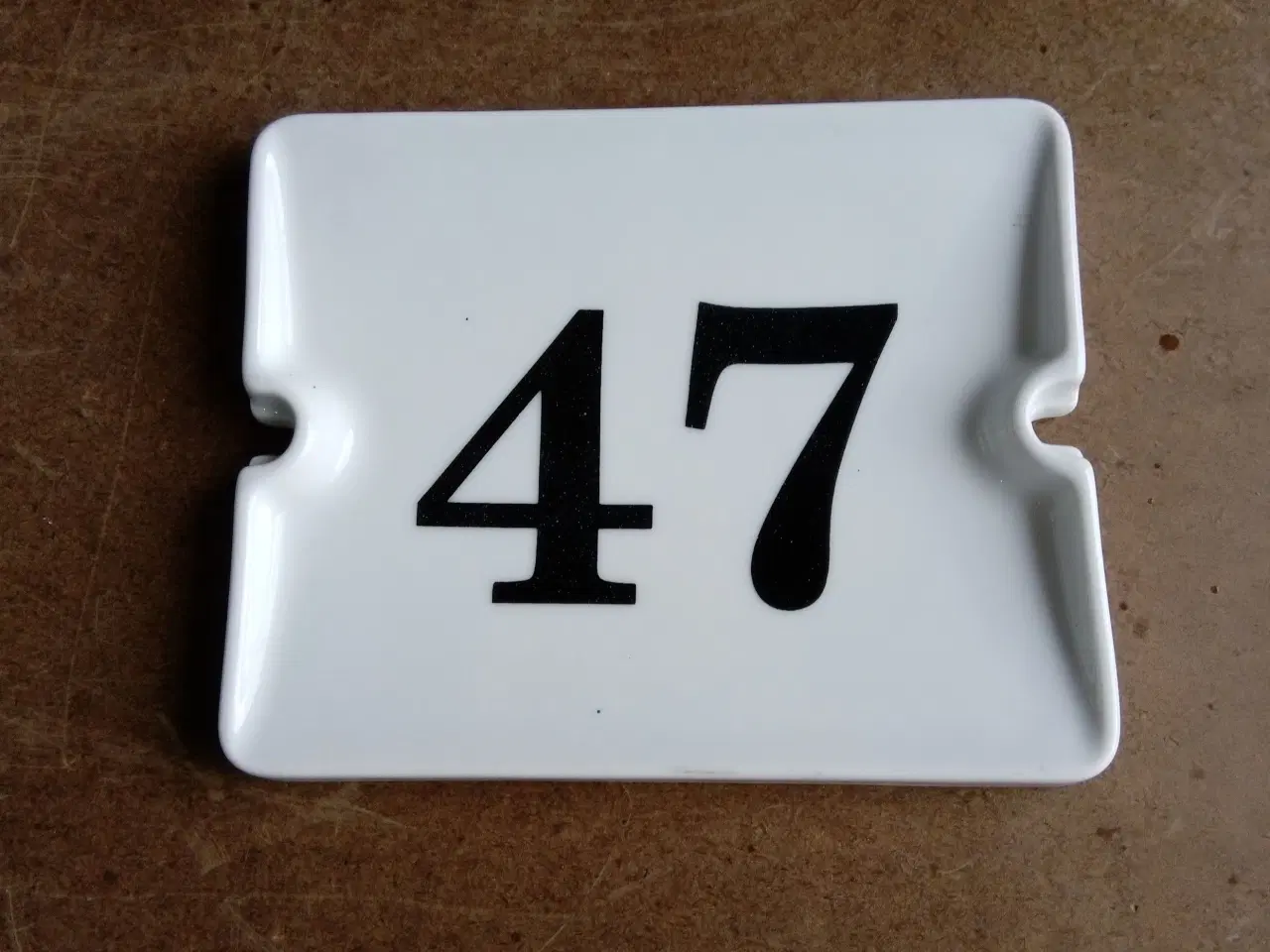 Billede 1 - Husnummer, porcelæns husnummer fra B&G