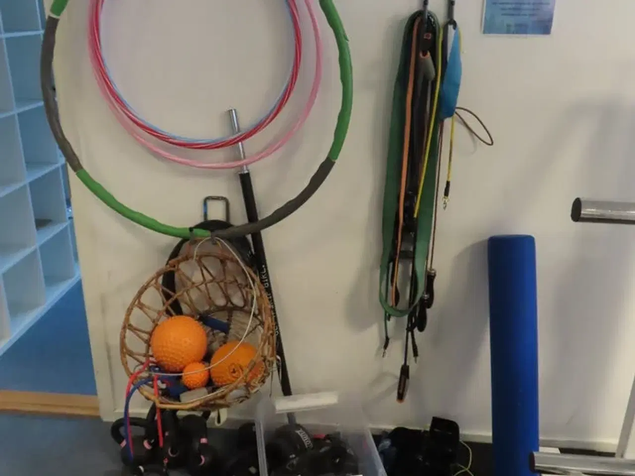 Billede 1 - Parti kettlebells, hullahopringe, elastikker, m.v.