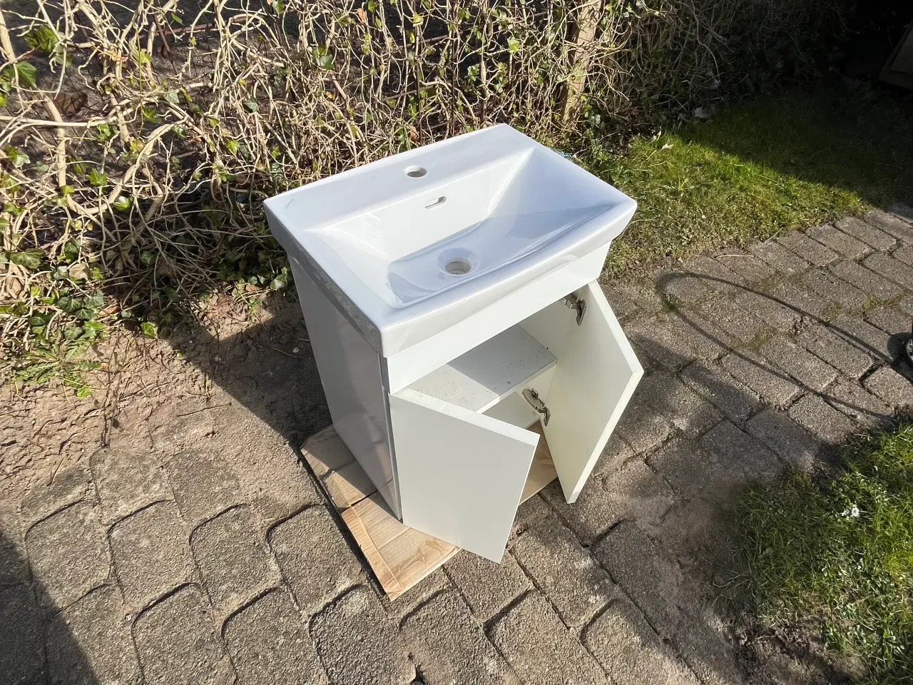 Billede 2 - Vaskeskab Laufen helt ubrugt i original emballage.