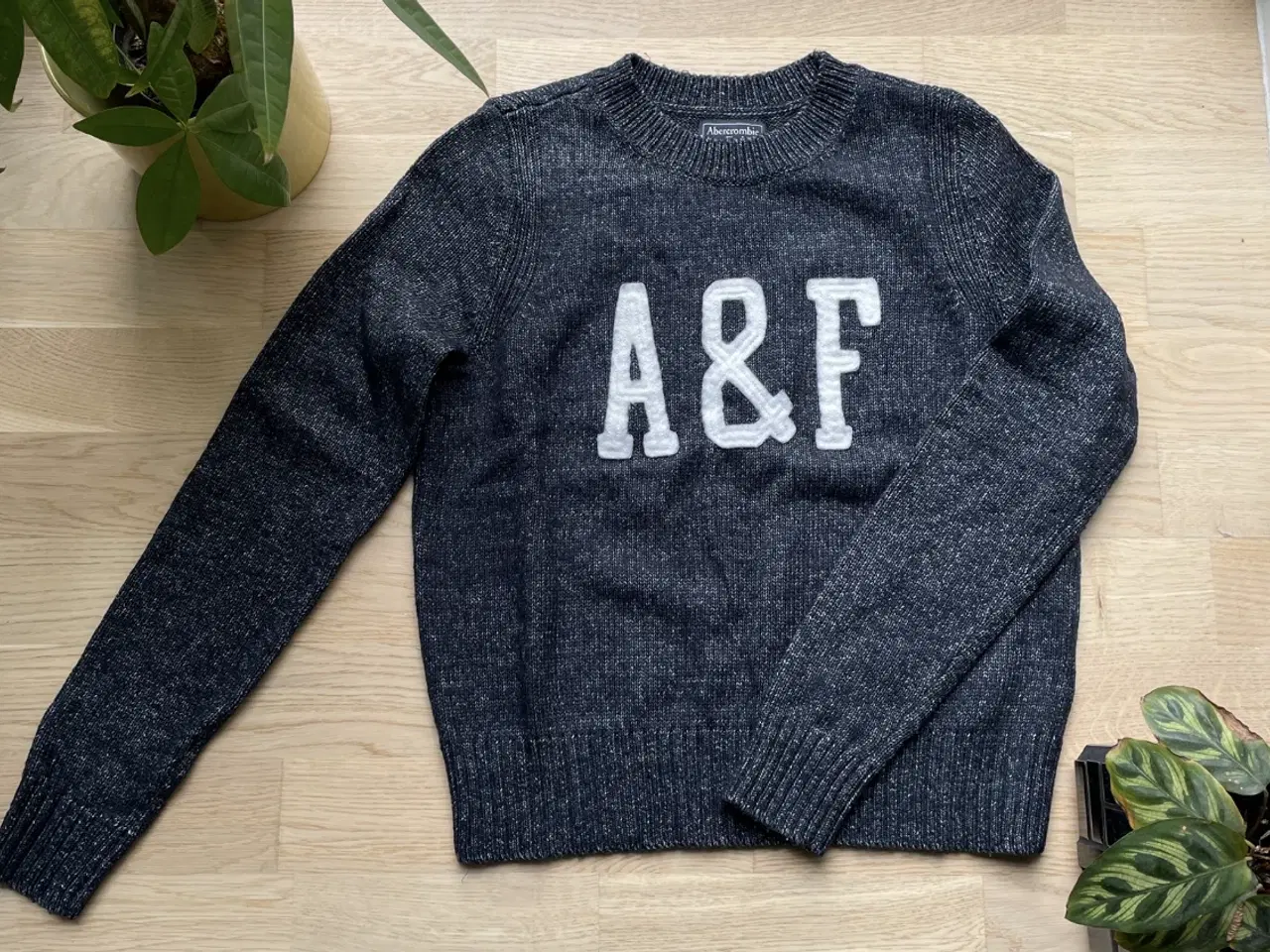 Billede 1 - Abercrombie & Fitch strik 