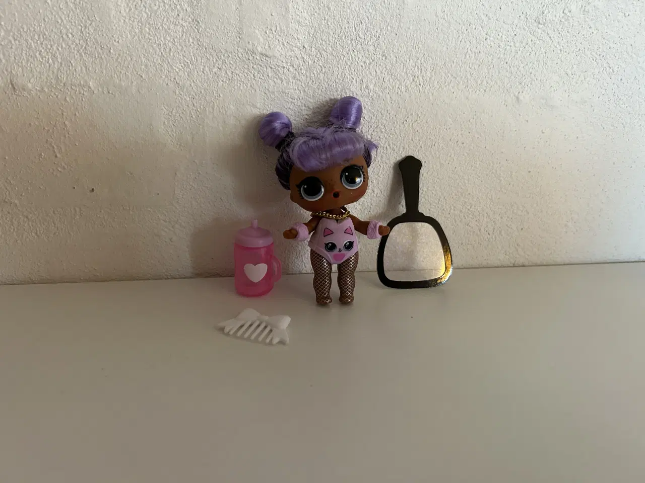 Billede 1 - L.O.L surprise dukke med tilbehør