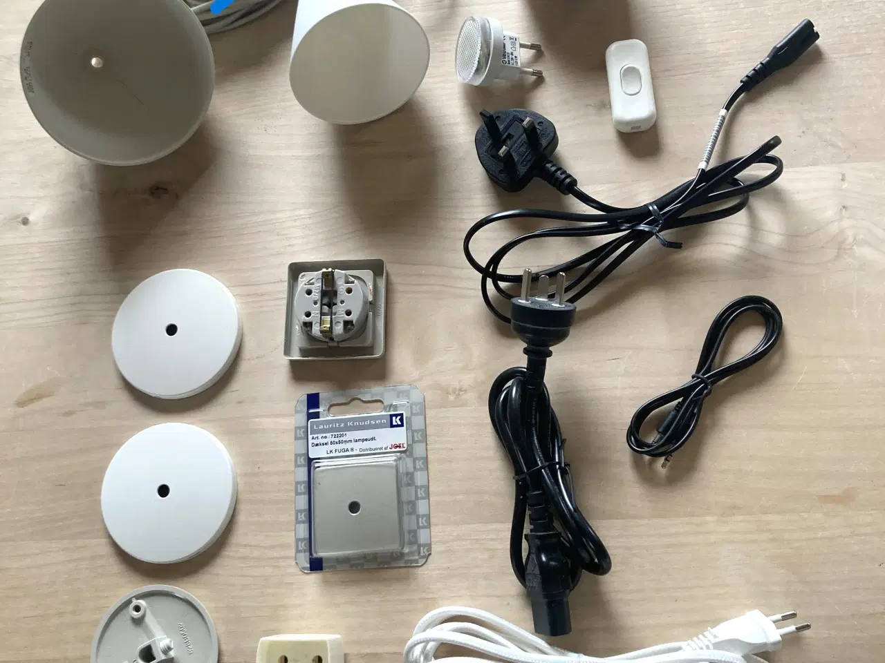 Billede 2 - Oprydningssalg. Elektronik- og el-artikler.