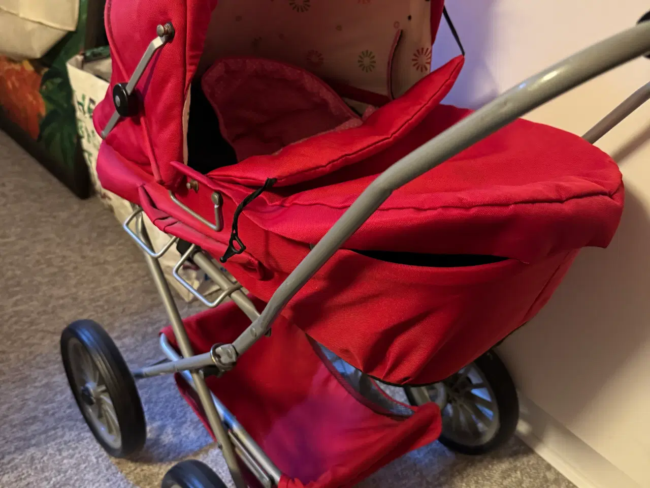Billede 2 - Barnevogn til dukker - med legetøjs Voksi pose