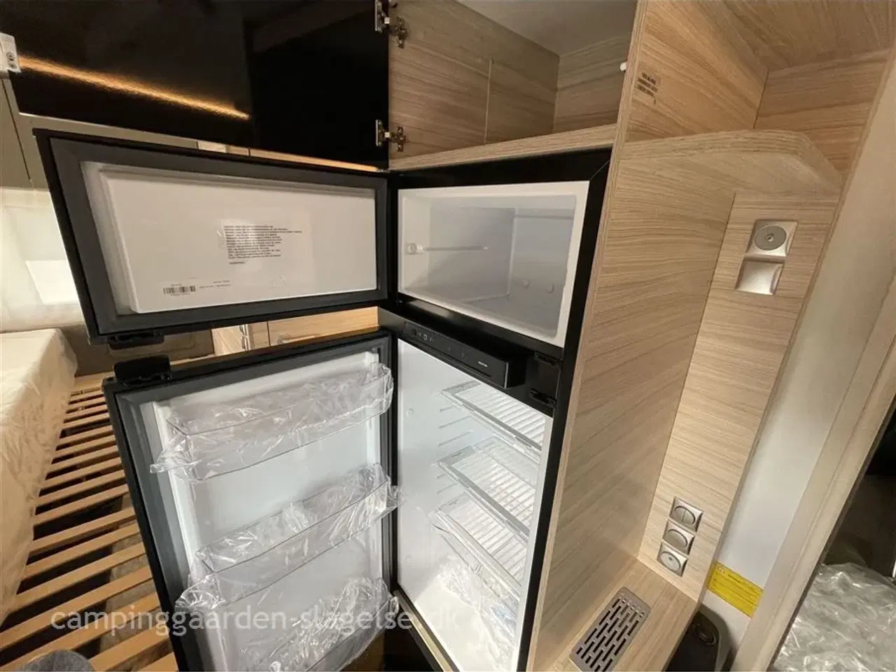 Billede 13 - 2026 - Adria Altea 402 PH   Adria Altea 402 PH – lille udenpå, stor på ferie!