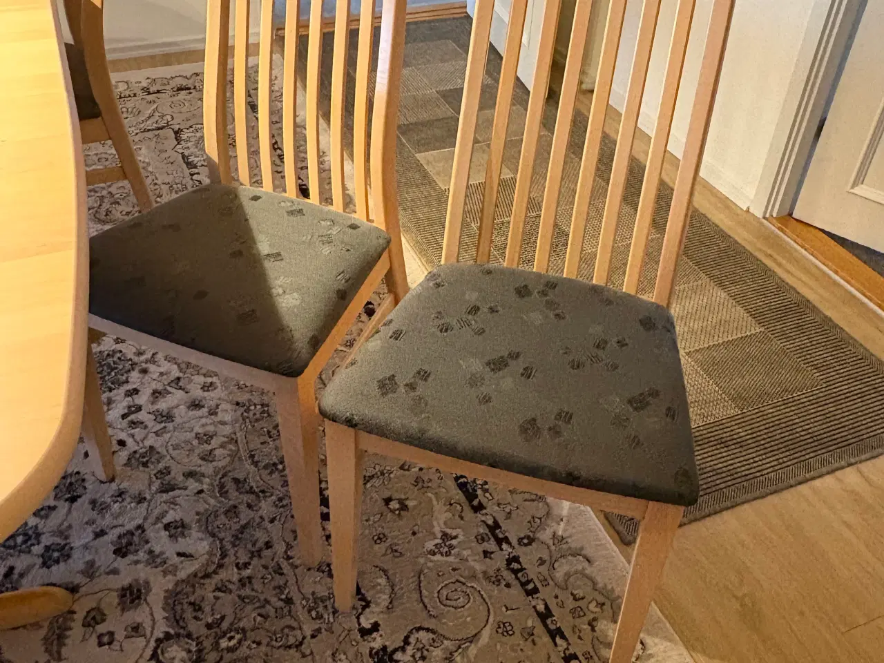 Billede 3 - Spisebord i bøg