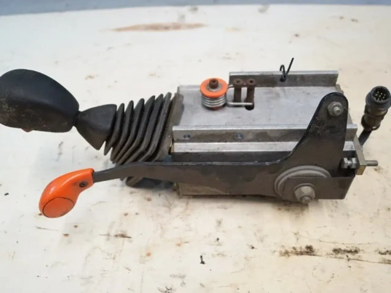 Billede 2 - New Holland 8770 Gearvælger 86014227