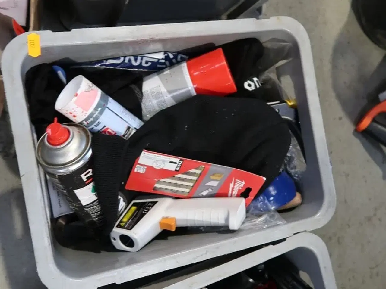 Billede 4 - 5 stk. kasser med div. Værktøj og varelager