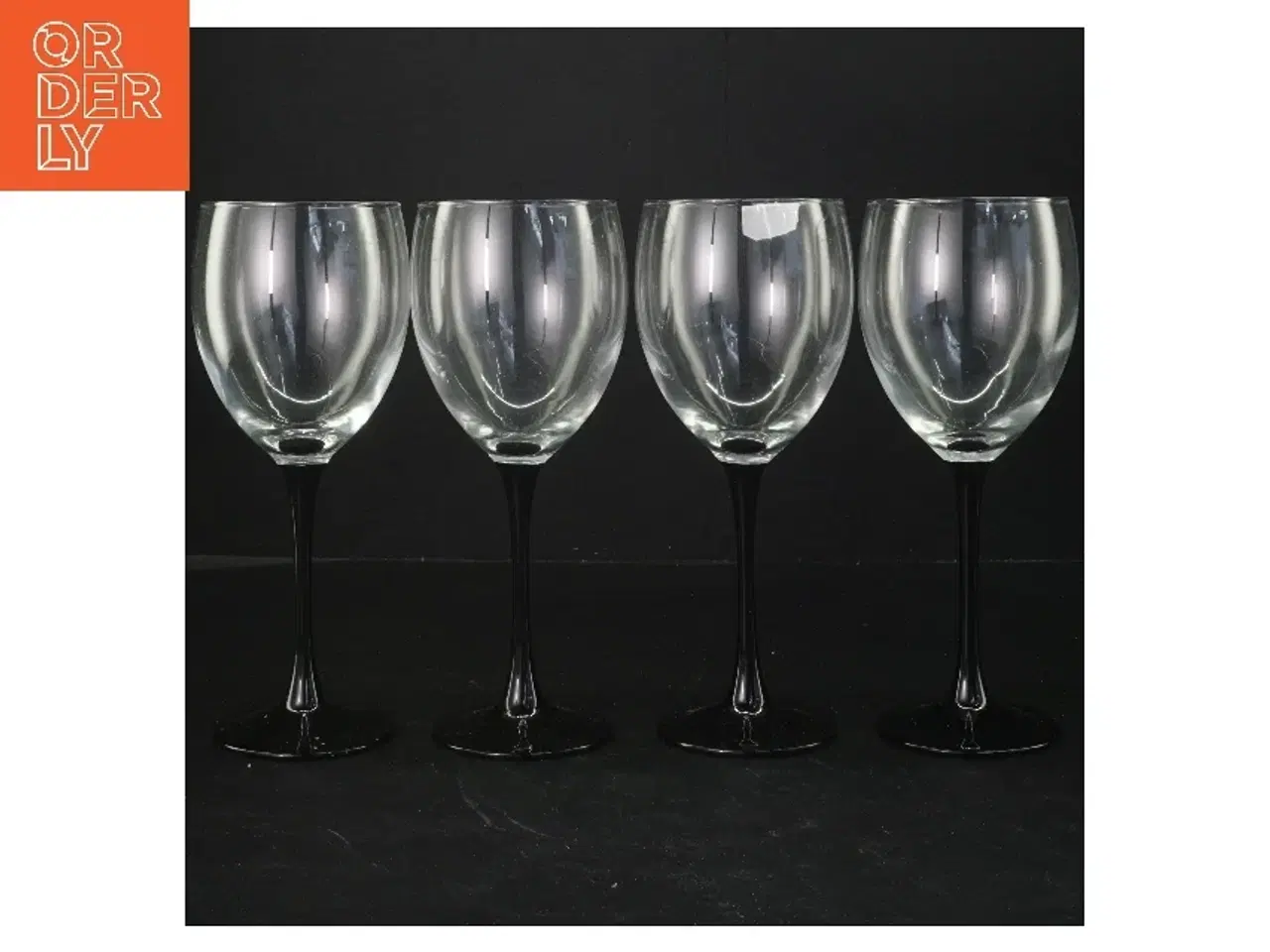 Billede 1 - Sæt af 4 vinglas med sort stilk (str. 4 styk, 20,5 cm)