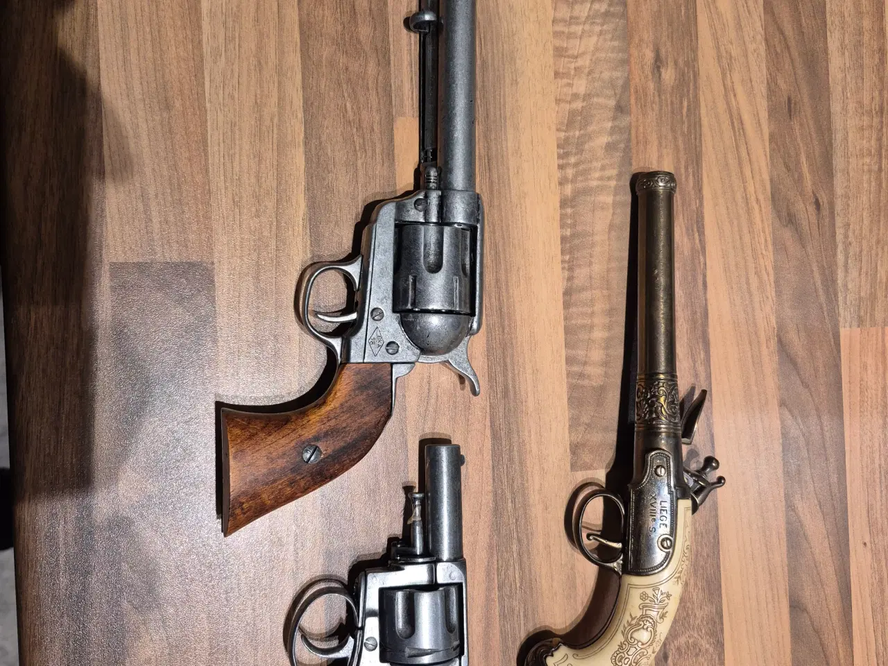 Billede 6 - 3 fine udstilling revolver og fransk flintepistol.