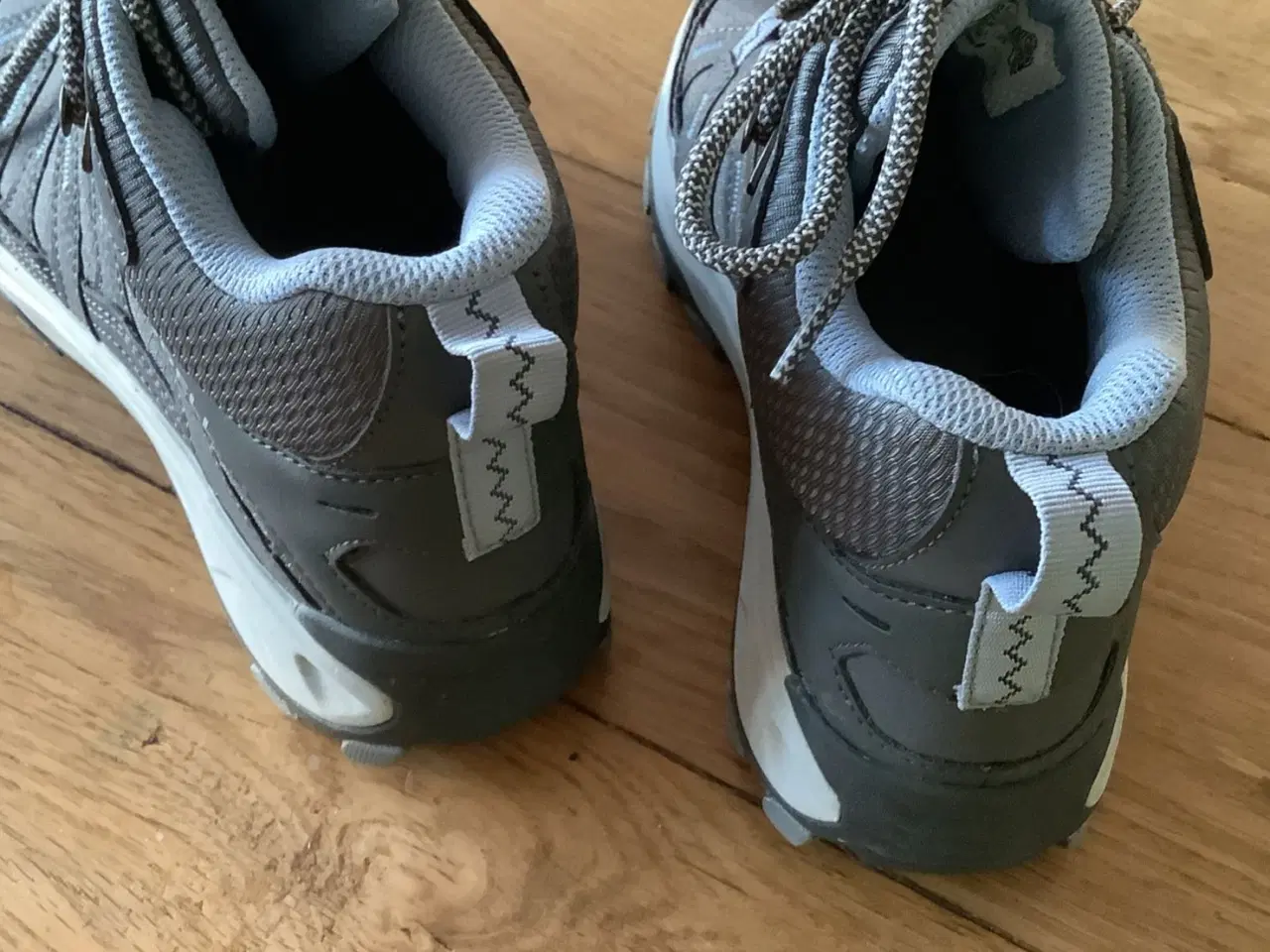 Billede 1 - Merrell vandrestøvler, desværre købt for store.