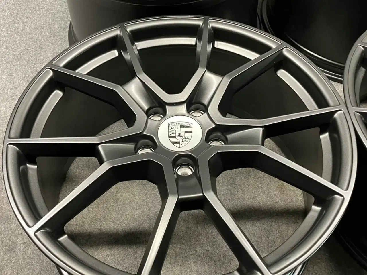 Billede 2 - ALUFÆLGE PORSCHE TAYCAN 9J1 21"
