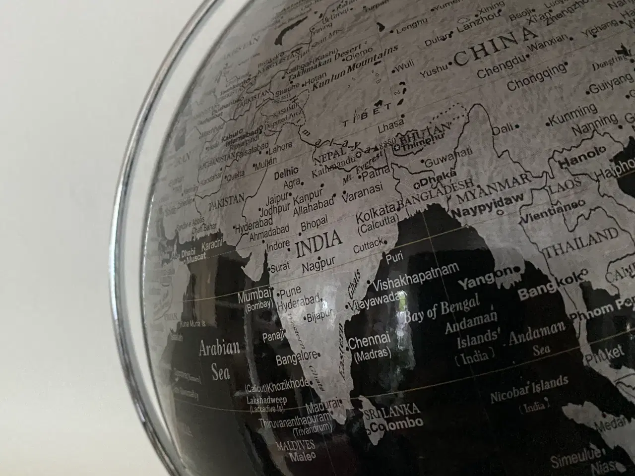 Billede 4 - Globus i sort og sølv