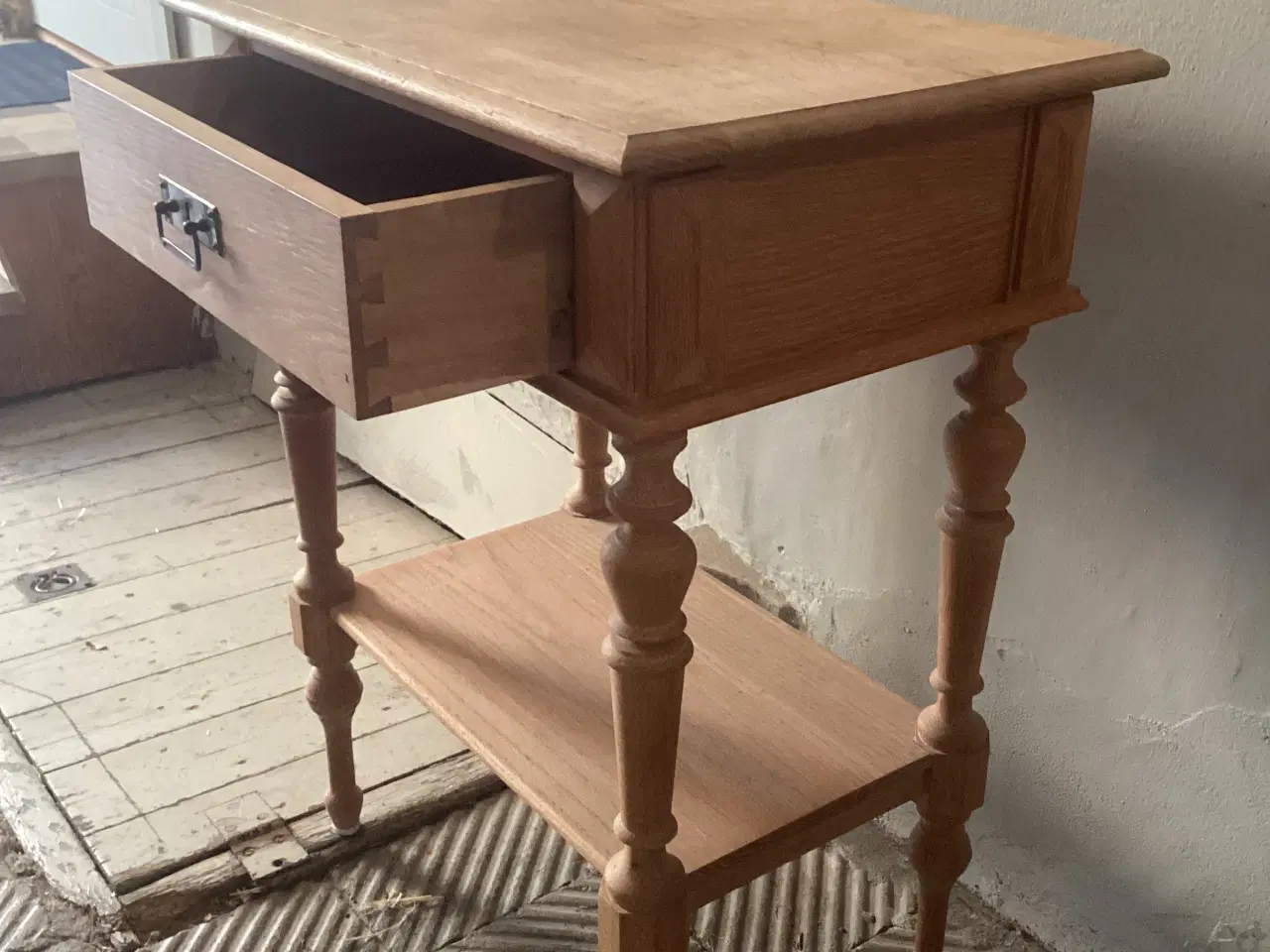 Billede 2 - Tobaksbord-sybord-sidebord med skuffe