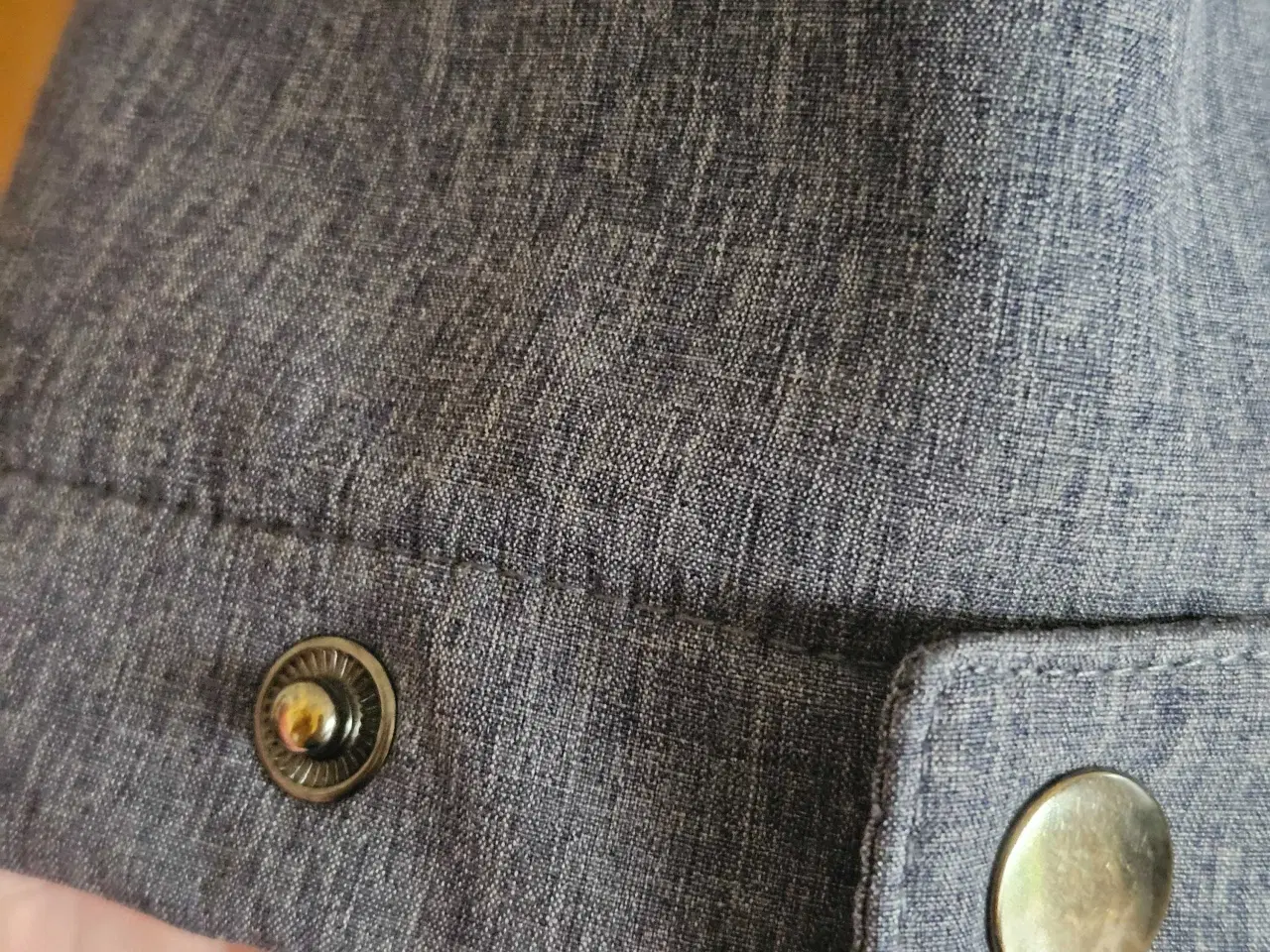 Billede 9 - VINDAFVISENDE JAKKE SOM NY 