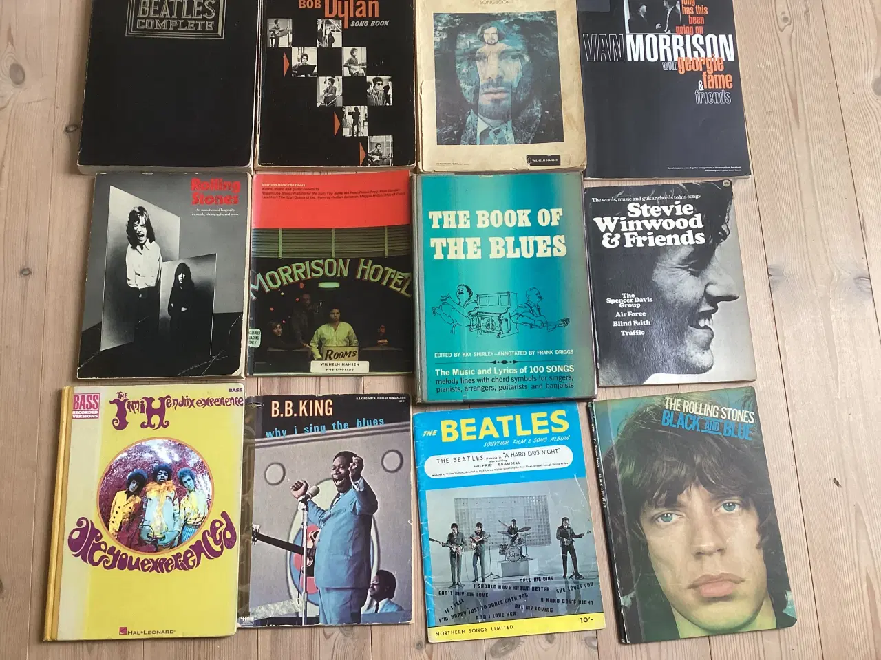 Billede 1 - Nodehæfter og bøger