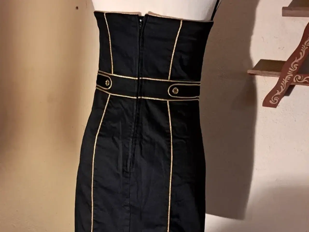 Billede 3 - Divided str. 38 kjole