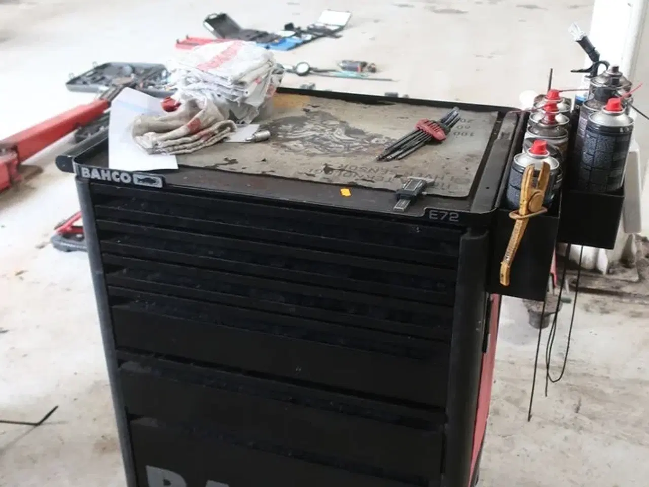 Billede 1 - Værktøjsvogn med indhold