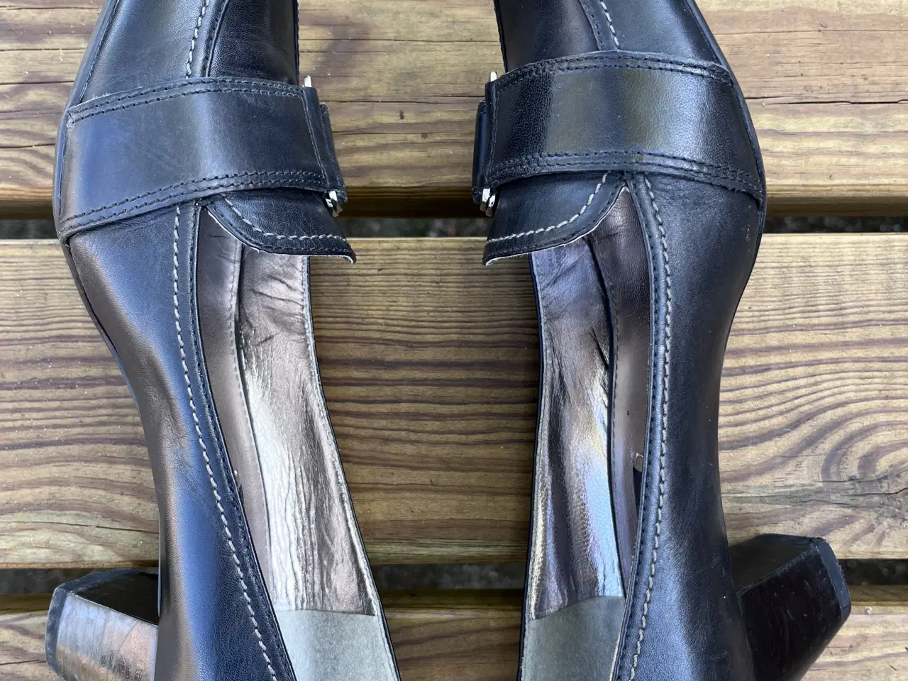 Billede 6 - Elegante ECCO læderpumps med sølvspænde – Str. 39