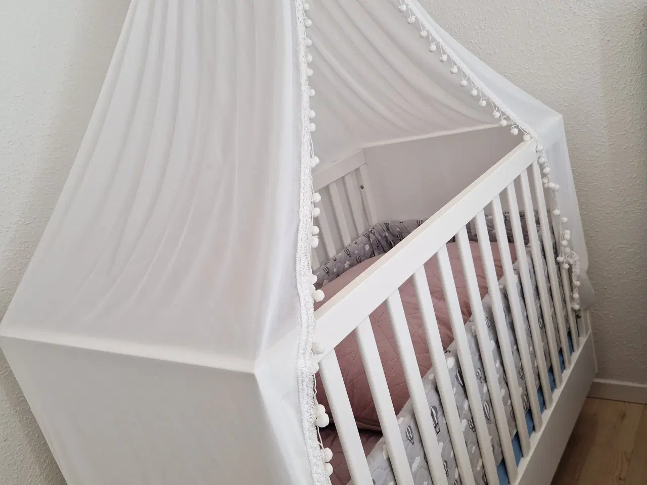 Billede 2 - Baby Sam tremmeseng 