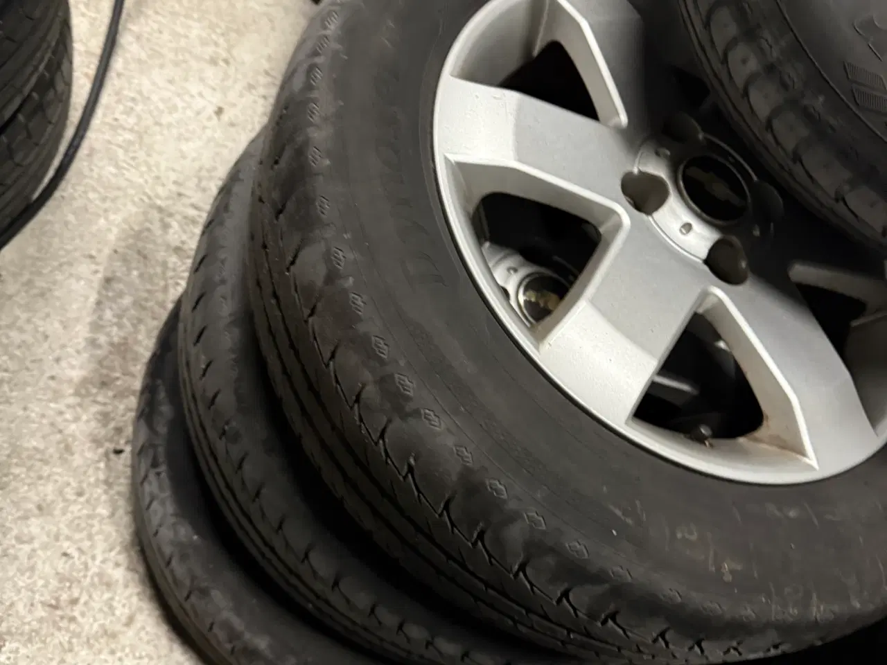 Billede 18 - Diverse dæk med fælg