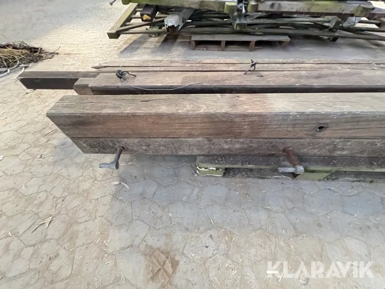 Billede 8 - Stolper og hegnslåger assorteret