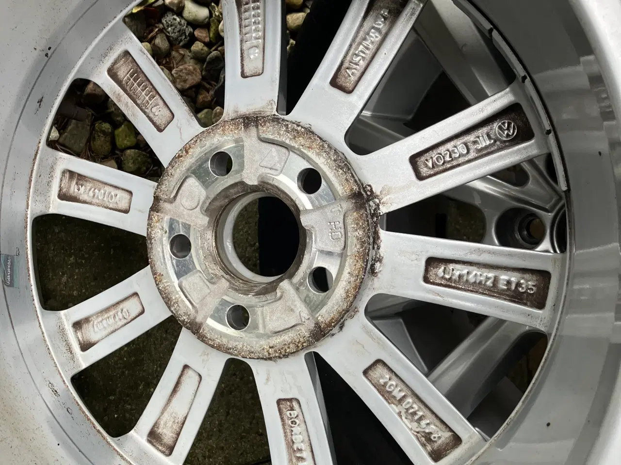 Billede 5 - VW vinterdæk på flotte fælge 5 x 100