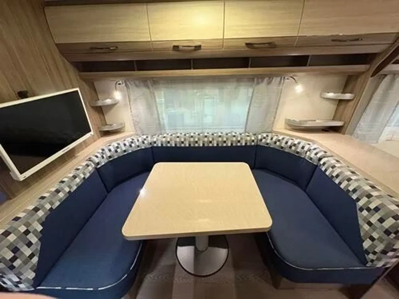 Billede 7 - Hobby DE LUXE 560 KMFe