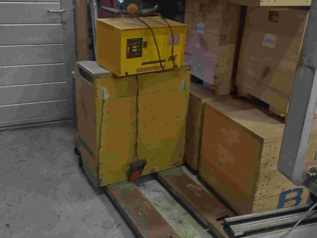 Billede 5 - elhund til palletransport med gåfart ca. 6 km.