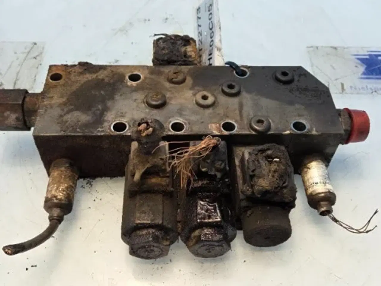 Billede 14 - Valtra  S394   Ventil   G954100600011