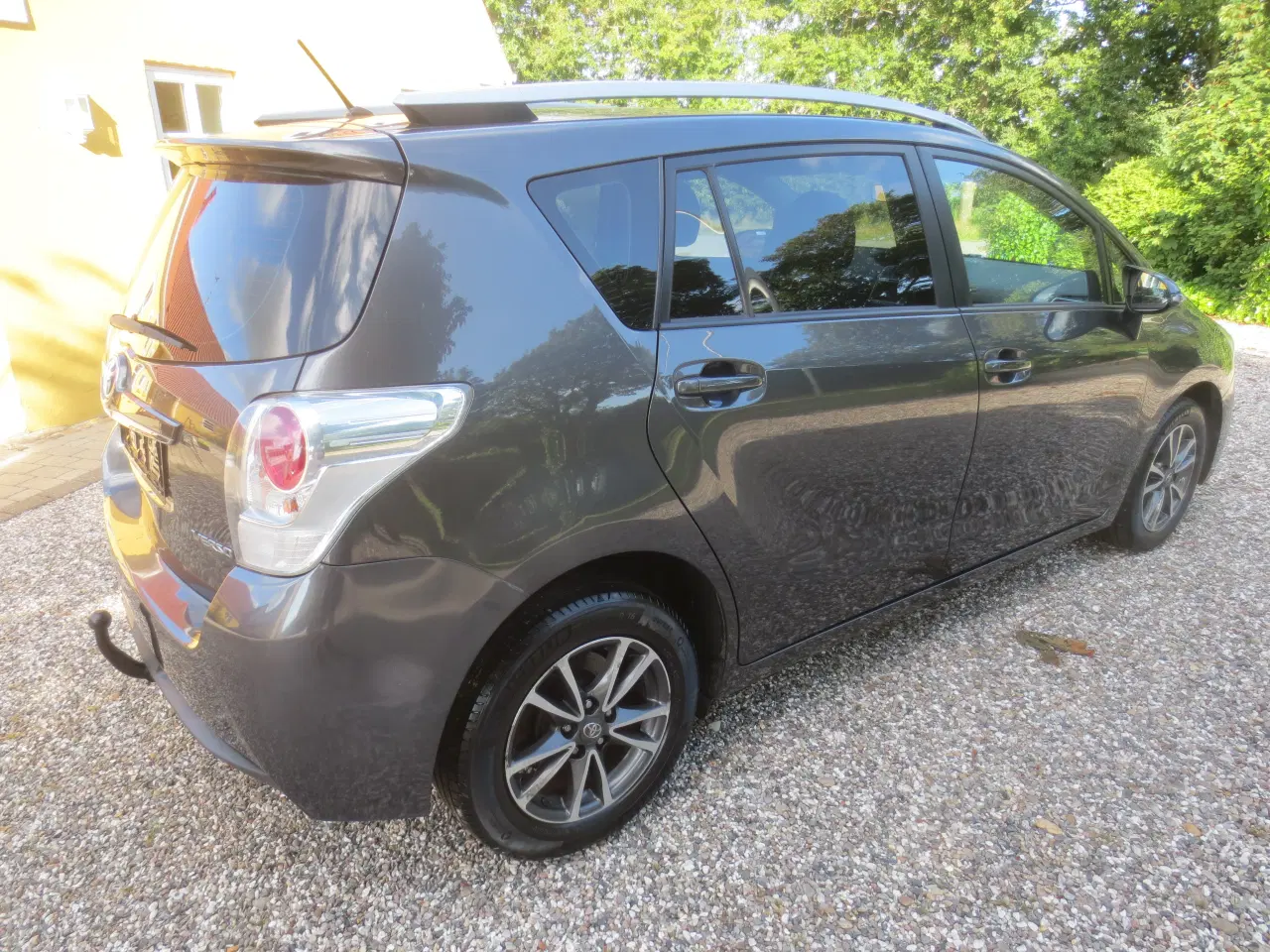 Billede 5 - Toyota Verso 1.6 D 7 Pers År 2014. 