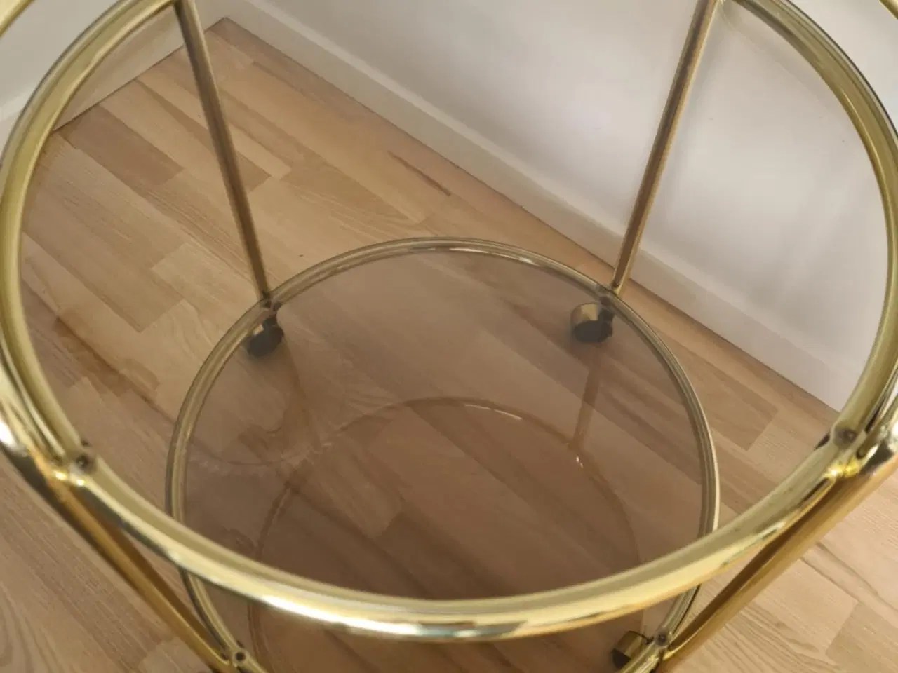 Billede 3 - Elegant retro barvogn i messing og røget glas