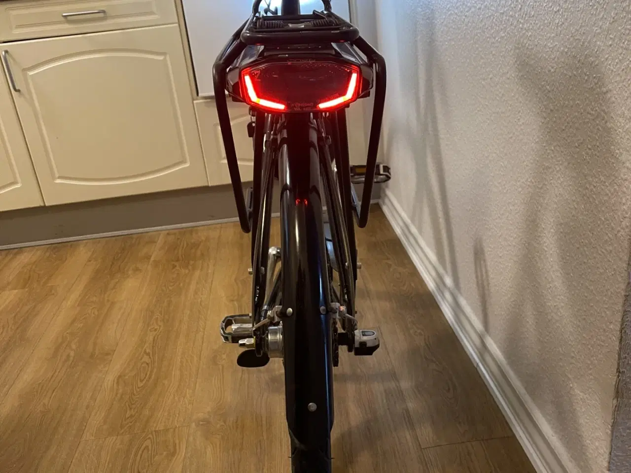 Billede 4 - flot sco dame elcykel 28"  3 gear.